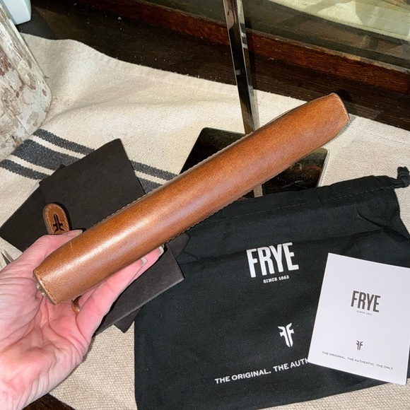 NWT Frye Leather Melissa Zip Around Wallet Cognac Brown Retail $158 - Picture 4 of 9